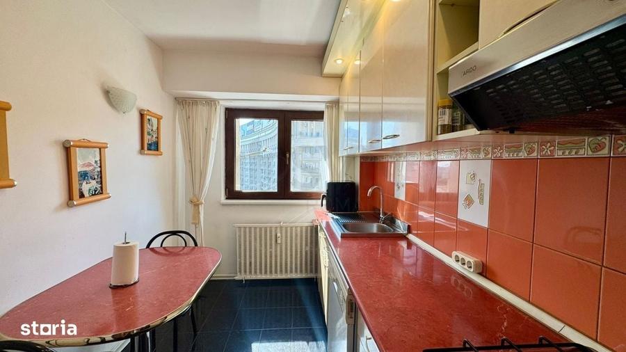 Apartament cu 3 camere decomandat în Victoriei