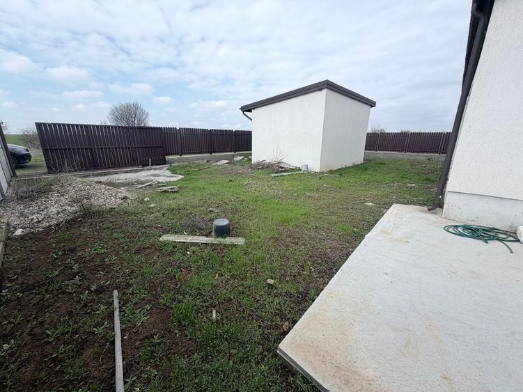 Casă individuală cu 5 camere cu Teren 492 Mp în Exterior Sud
