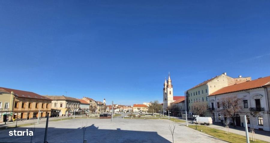 Garsonieră decomandată în Central