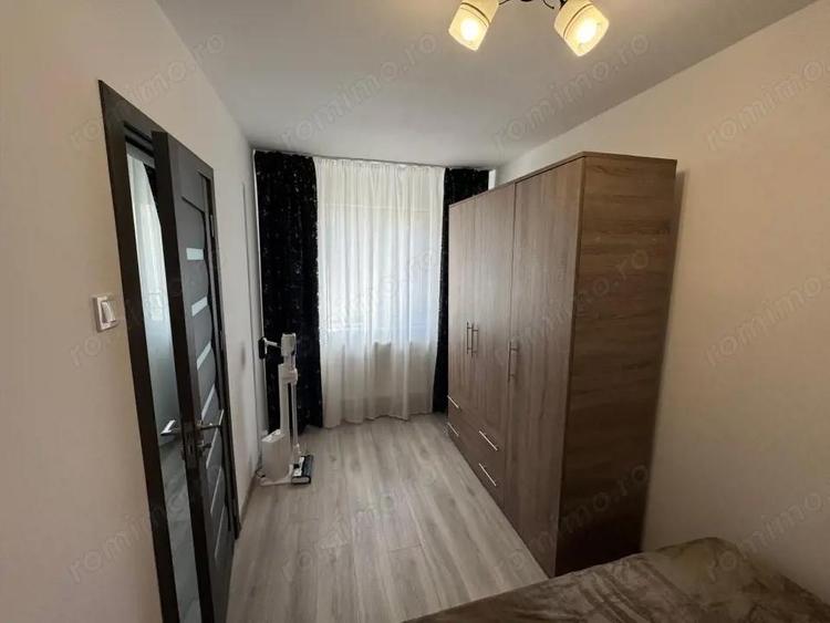 Apartament cu 2 camere semidecomandat în Craiovița Nouă