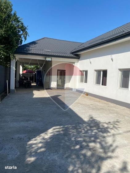 Casa / Vila cu 4 camere de vanzare - 1