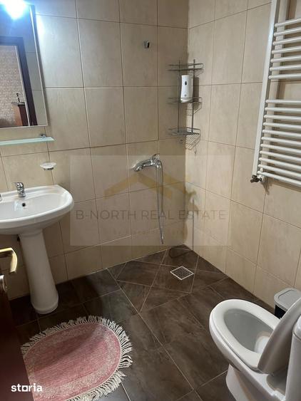 Apartament cu 4 camere semidecomandat, mobilat în Titan