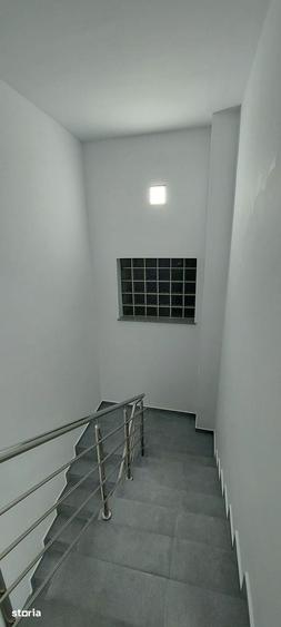 Casă cu 7 camere cu Teren 300 Mp în Odăile