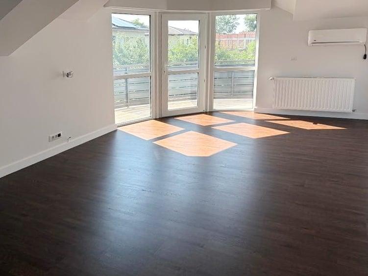 Casă individuală cu 5 camere cu Teren 640 Mp în Odăi