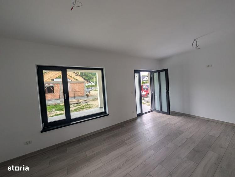 Casă cu 4 camere cu Teren 400 Mp în Hemeiuș