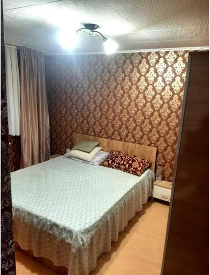 Apartament cu 3 camere semidecomandat, mobilat în Brazda lui Novac