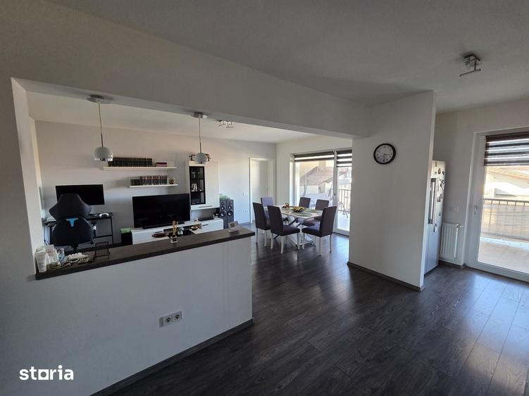 Apartament cu 2 camere, mobilat în Central