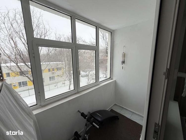 Apartament cu 3 camere, mobilat în Titan