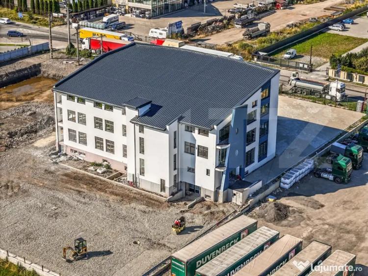 Spațiu comercial, de 2,351 mp, în Central