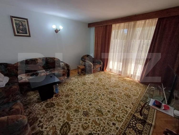 Casă individuală cu 6 camere cu Teren 2420 Mp în Exterior Vest