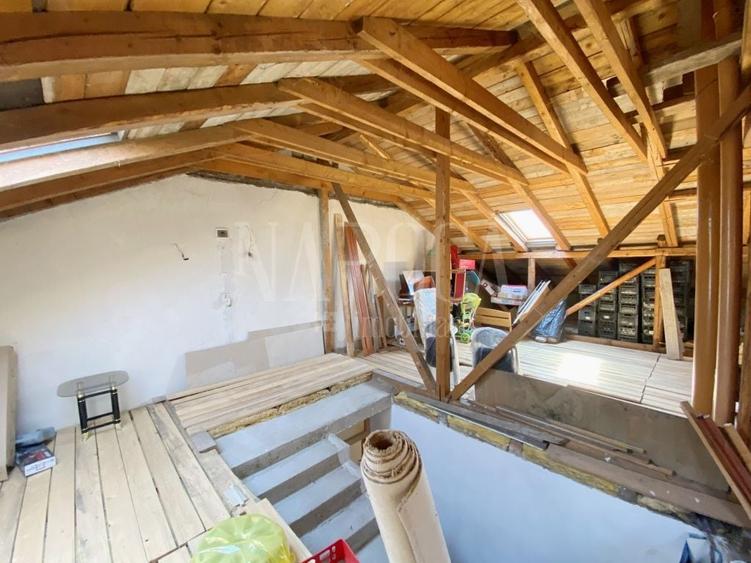Casă individuală cu 6 camere cu Canalizare în Între Lacuri