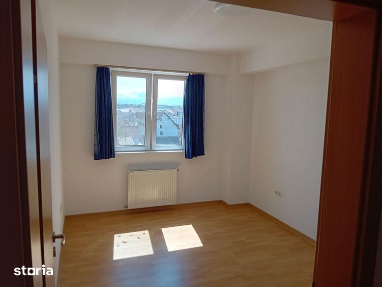 Apartament cu 3 camere, mobilat în Turnișor