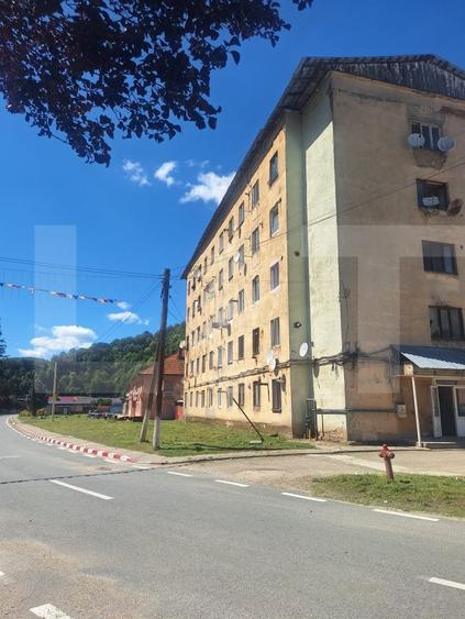 Garsonieră decomandată, mobilată în Nădrag