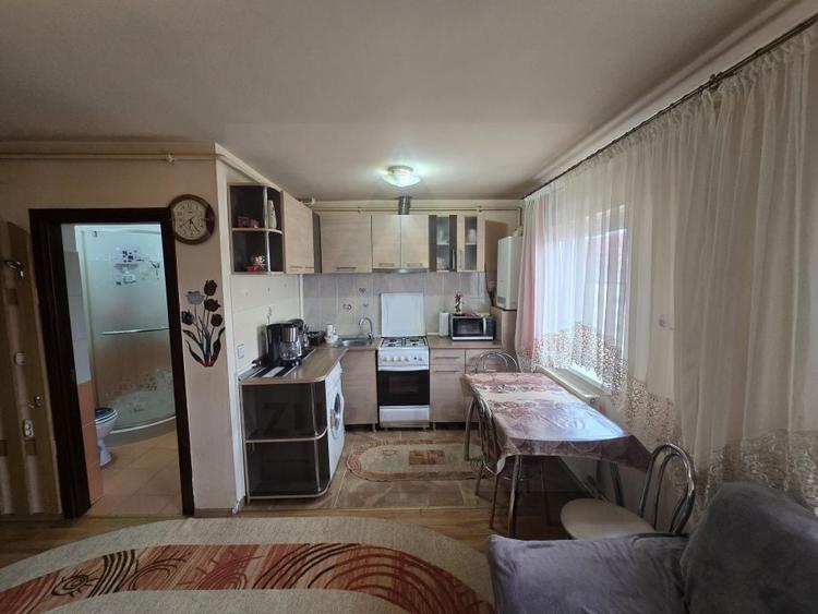 Apartament cu 2 camere decomandat, mobilat în Broscărie