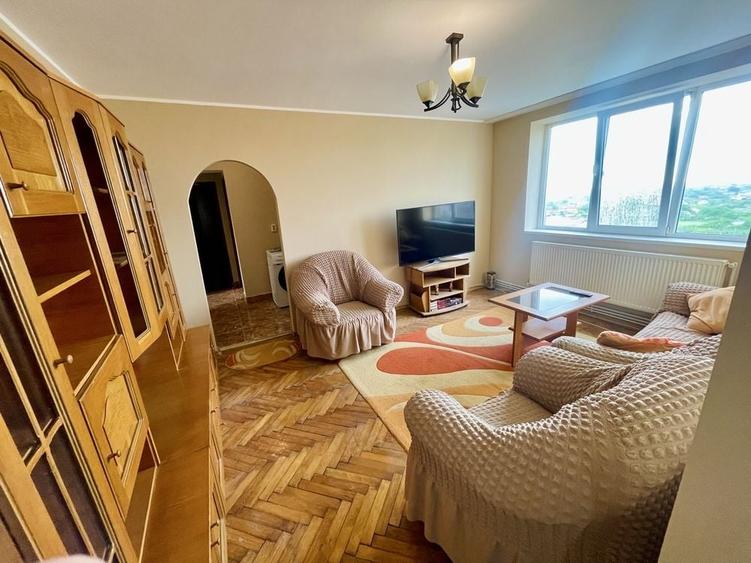 Apartament cu 3 camere semidecomandat în Mihail Kogălniceanu