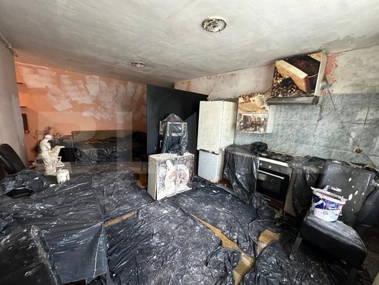 Apartament cu 3 camere semidecomandat în Cetate