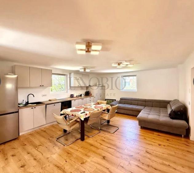Apartament cu 3 camere semidecomandat, mobilat în Primăverii