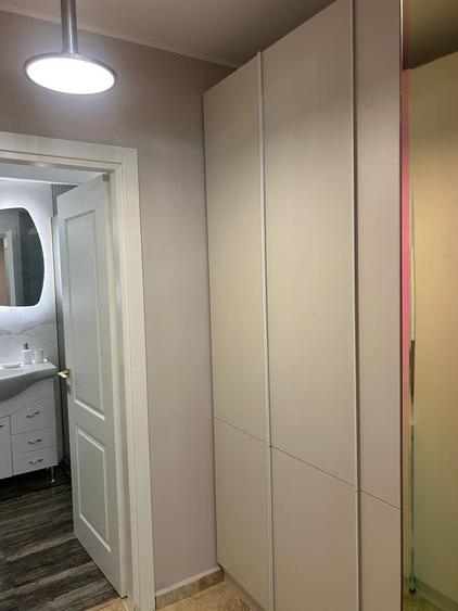 Apartament cu 2 camere decomandat, mobilat în Far