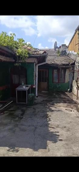 Casă cu 4 camere în Colentina