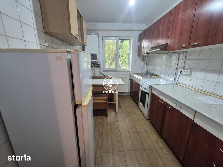 Apartament cu 3 camere decomandat în Dacia