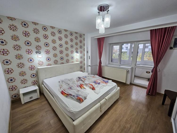 Apartament cu 3 camere, mobilat în Decebal