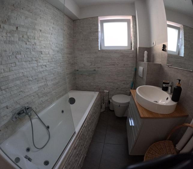Apartament cu 2 camere semidecomandat în Cișmigiu