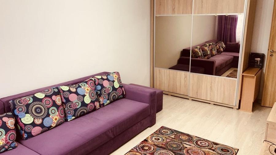 Apartament cu 3 camere decomandat, mobilat în Regie