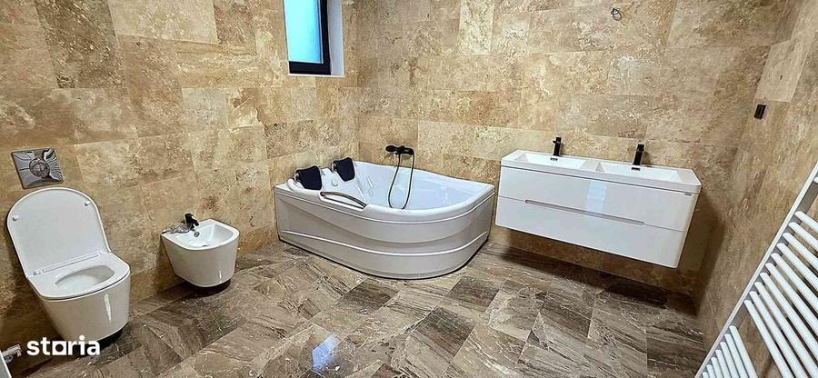 Casă cu 4 camere cu Teren 500 Mp în Central