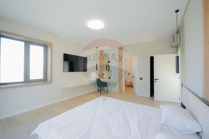 Casă individuală cu 8 camere cu Piscina în Sânmartin
