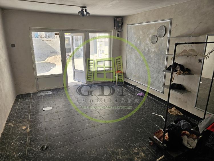 Spațiu comercial, de 33 mp, în Ștei