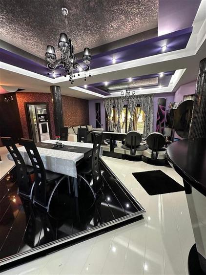 Casă individuală cu 11 camere cu Teren 1145 Mp în Cazasu