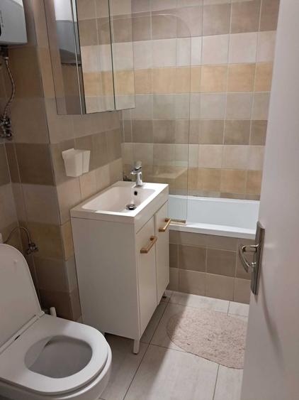 Apartament cu 2 camere decomandat în Km 5