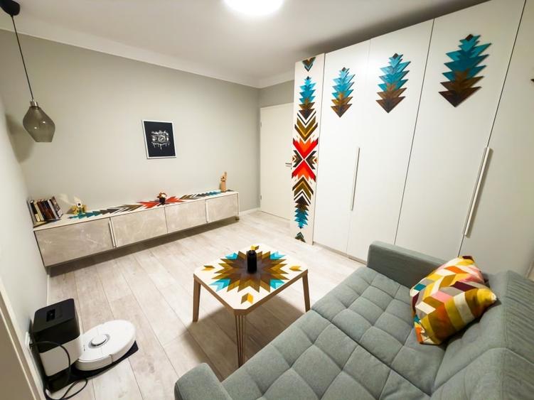 Apartament cu 2 camere semidecomandat, mobilat în Central