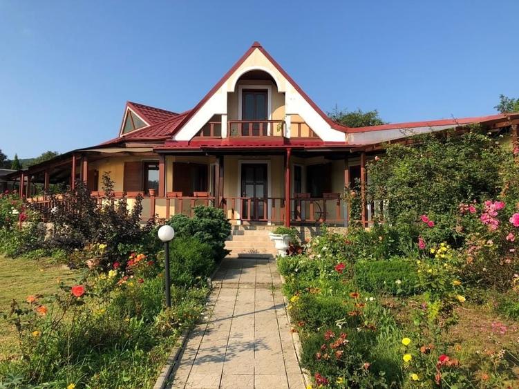 Casă cu 4 camere în Gârleni