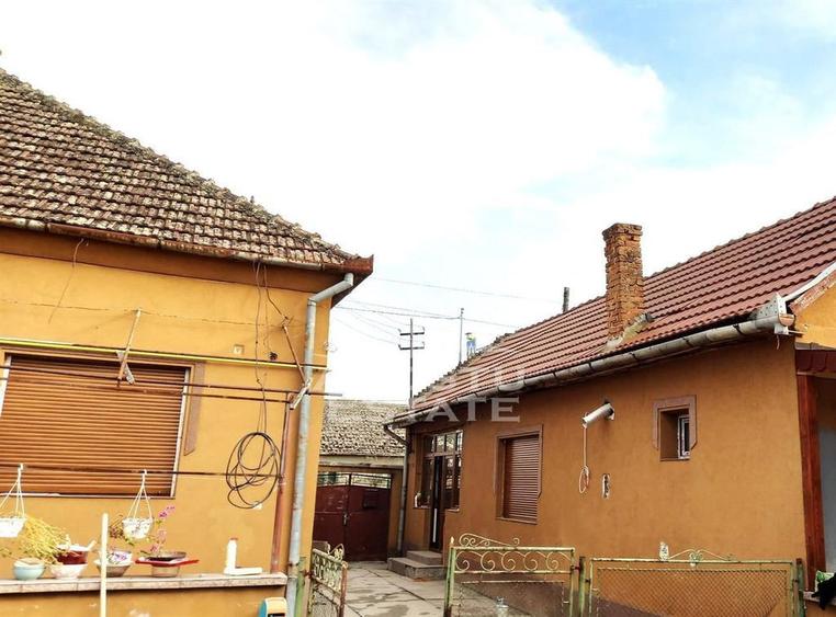 Casă cu 5 camere cu Teren 1937 Mp în Șimand