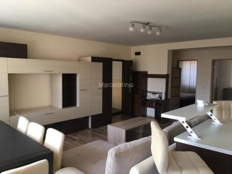 Proprietar,vand apart,2014,3 camere,et 1,cu loc parca