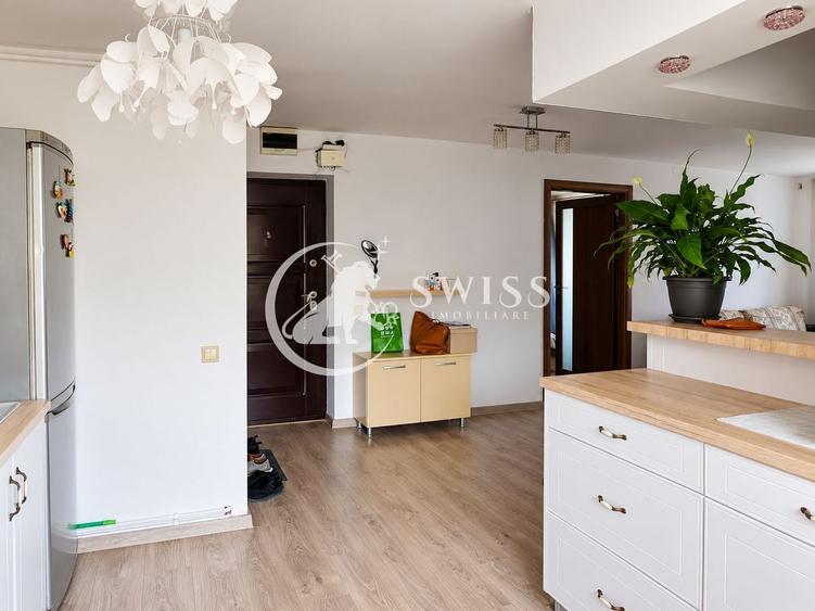 Apartament cu 3 camere semidecomandat, mobilat în Plopilor