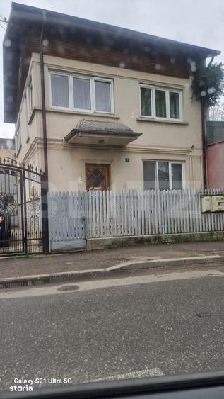 Casă cu 3 camere cu Teren 125 Mp în Central