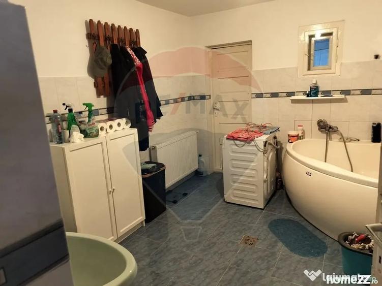 Casa / Vila cu 4 camere de vanzare - 6