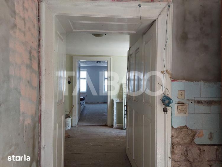 Apartament cu 2 camere nedecomandat în Central