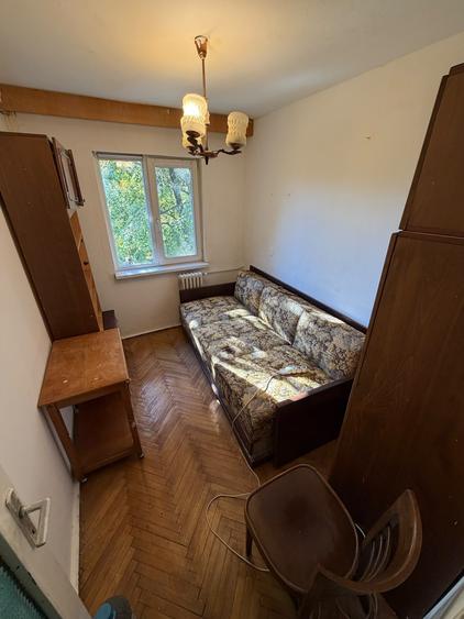 Apartament cu 3 camere nedecomandat în Complex Studențesc