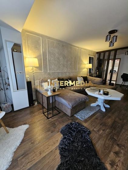 Apartament 3 camere CETATE Bulevard Etaj3 Renovat Total Mobilat Beci Parcare - 2