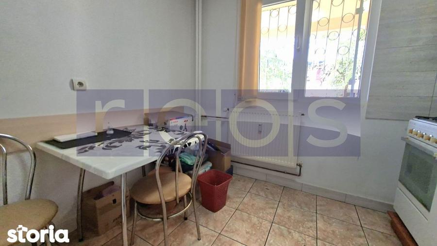 Apartament cu 2 camere, mobilat în Tei