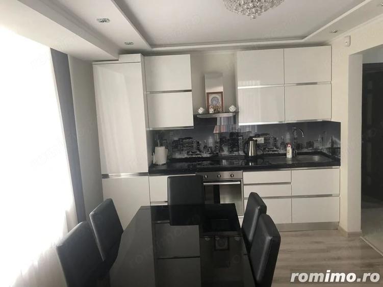 Apartament cu 2 camere decomandat în Gara de Nord