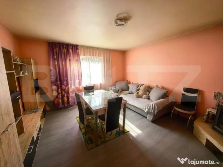 Casă cu 4 camere cu Teren 400 Mp în Păun