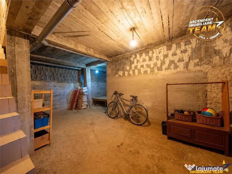Casă cu 15 camere cu Teren 1398 Mp în Central
