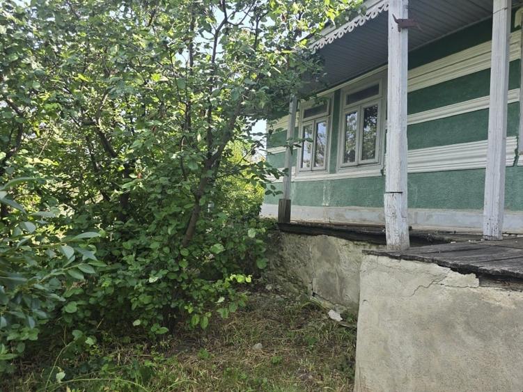 Casă individuală cu 4 camere cu Teren 2000 Mp în Deleni (Hoceni)