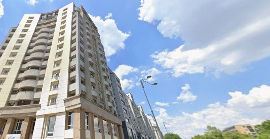 Birou, de 690 mp, în P-ța Universității
