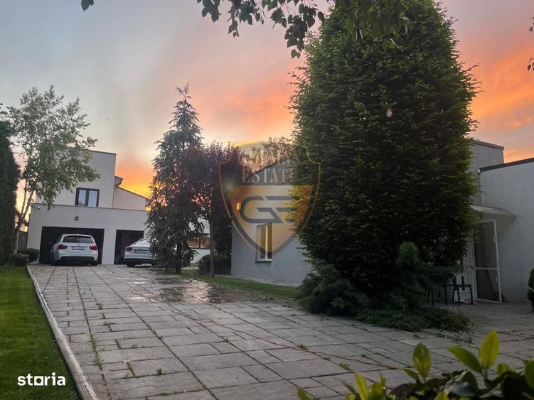 Casă cu 4 camere în Palazu Mare