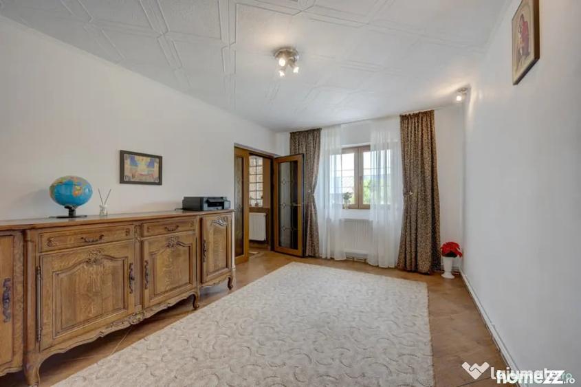 Casă cu 7 camere cu Teren 750 Mp în Afumați